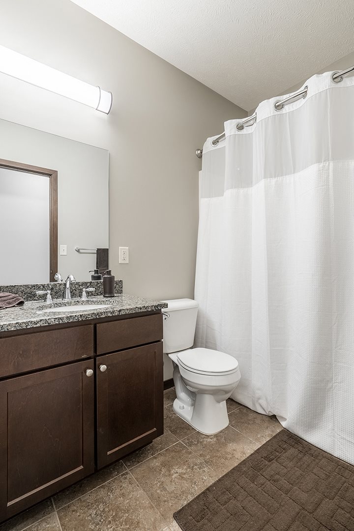 Big Bathroom with granite countertop the Villas at Wilderness Ridge in Lincoln Nebraska
